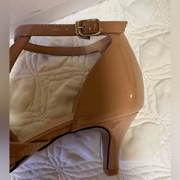 NWT - Fashionable Solid Color Women's High Heel Single Shoes - Size 11 - Picture 9 of 13